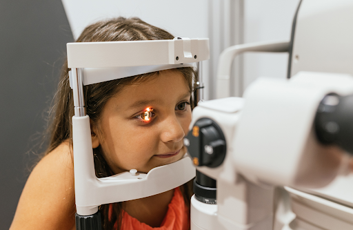 Childhood Astigmatism: Signs, Symptoms & Treatment Options